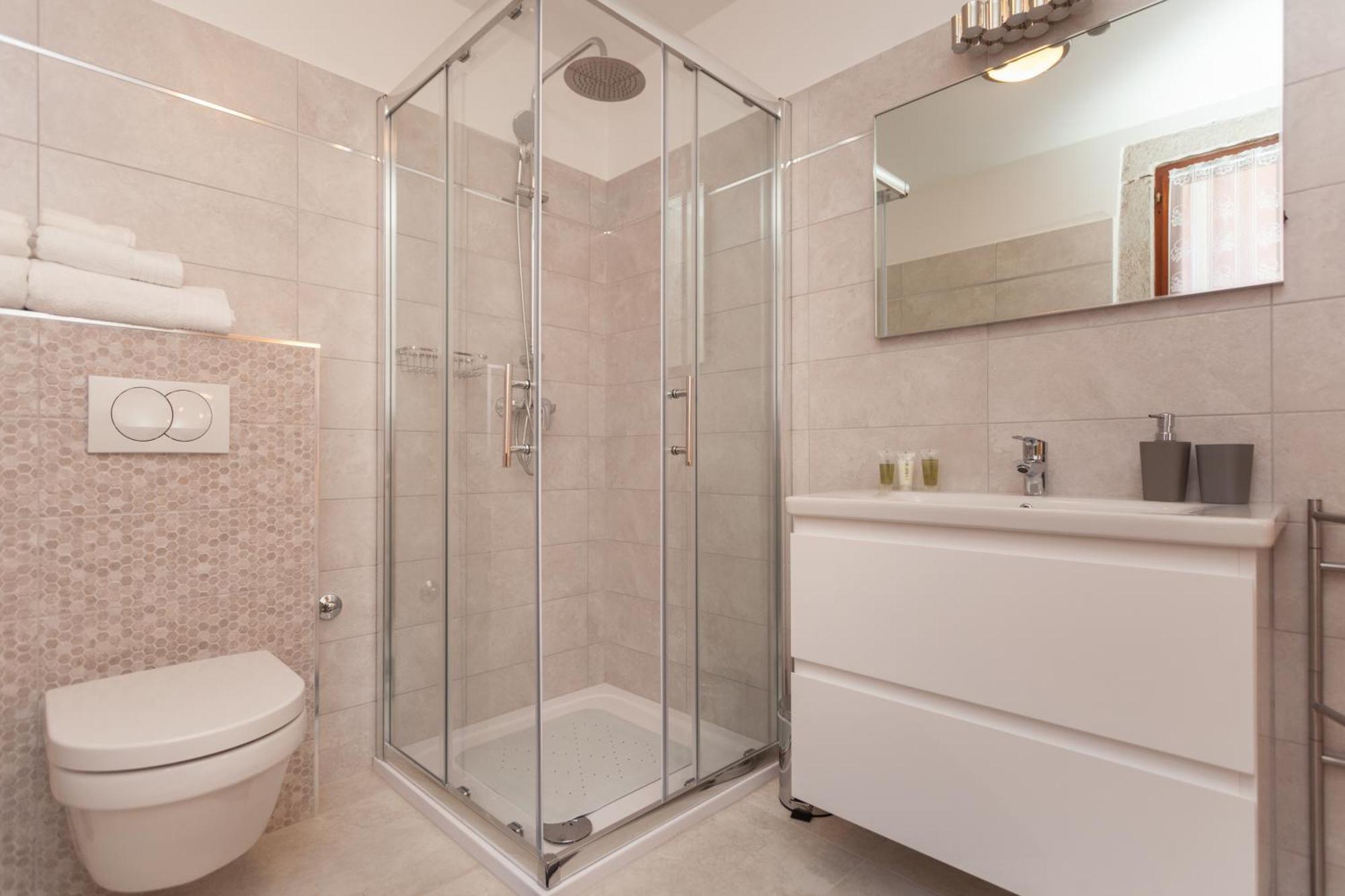 Guesthouse Casa Vittoria Ровин Екстериор снимка