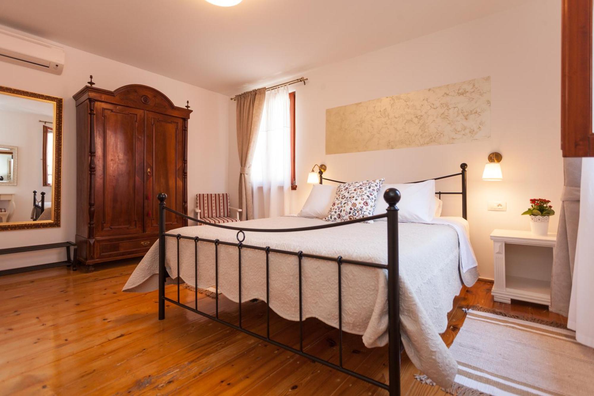 Guesthouse Casa Vittoria Ровин Екстериор снимка