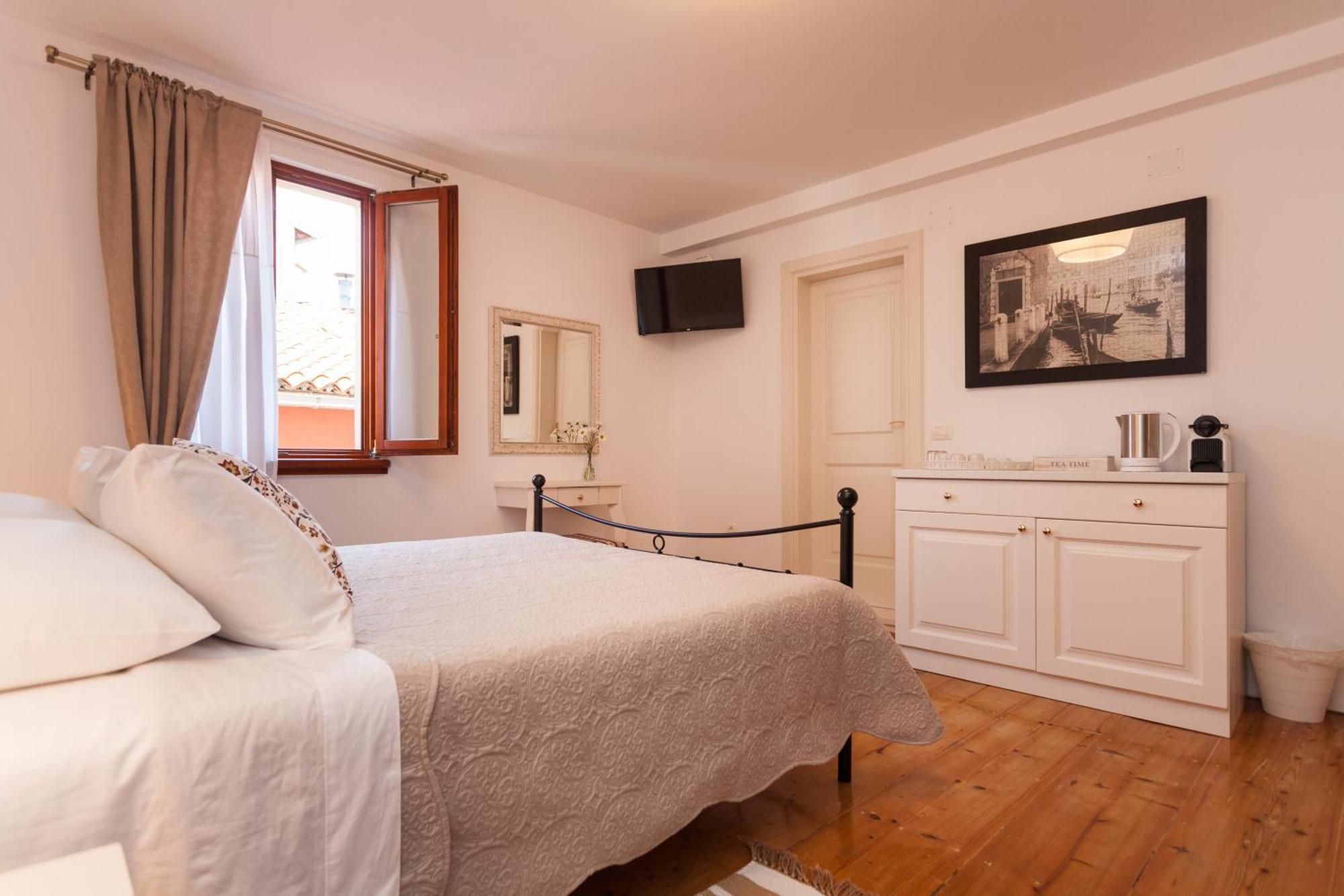 Guesthouse Casa Vittoria Ровин Екстериор снимка