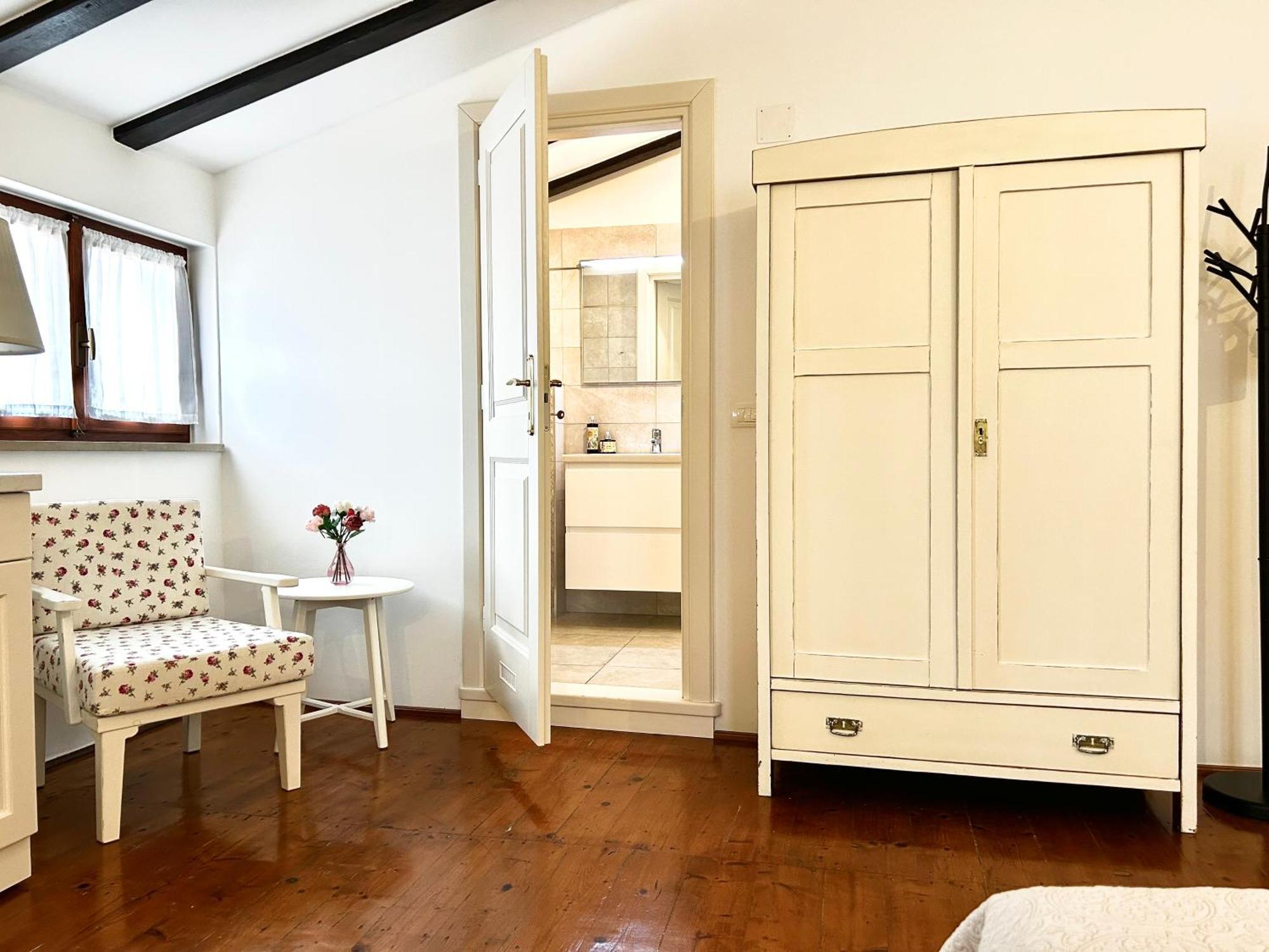 Guesthouse Casa Vittoria Ровин Екстериор снимка