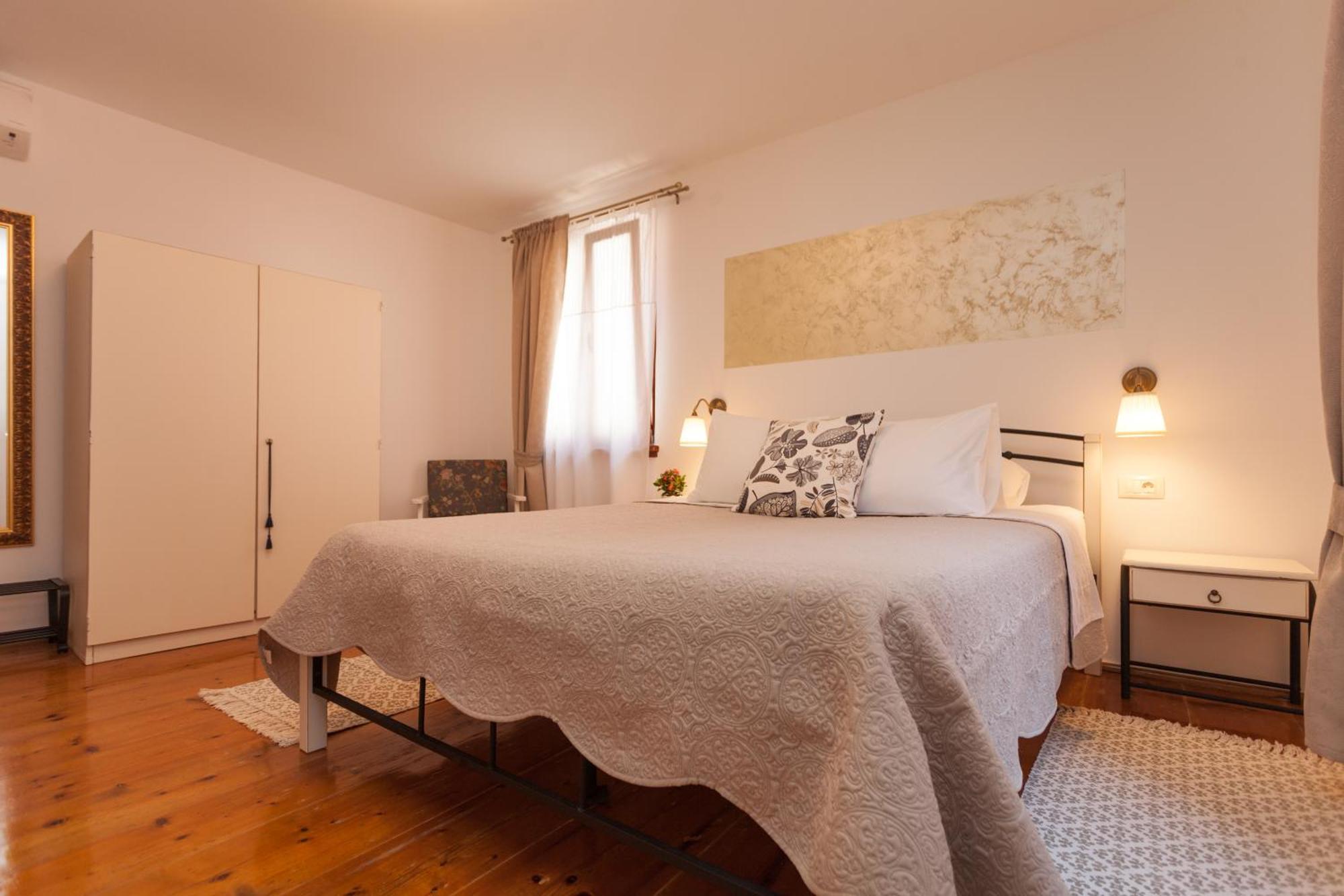 Guesthouse Casa Vittoria Ровин Екстериор снимка