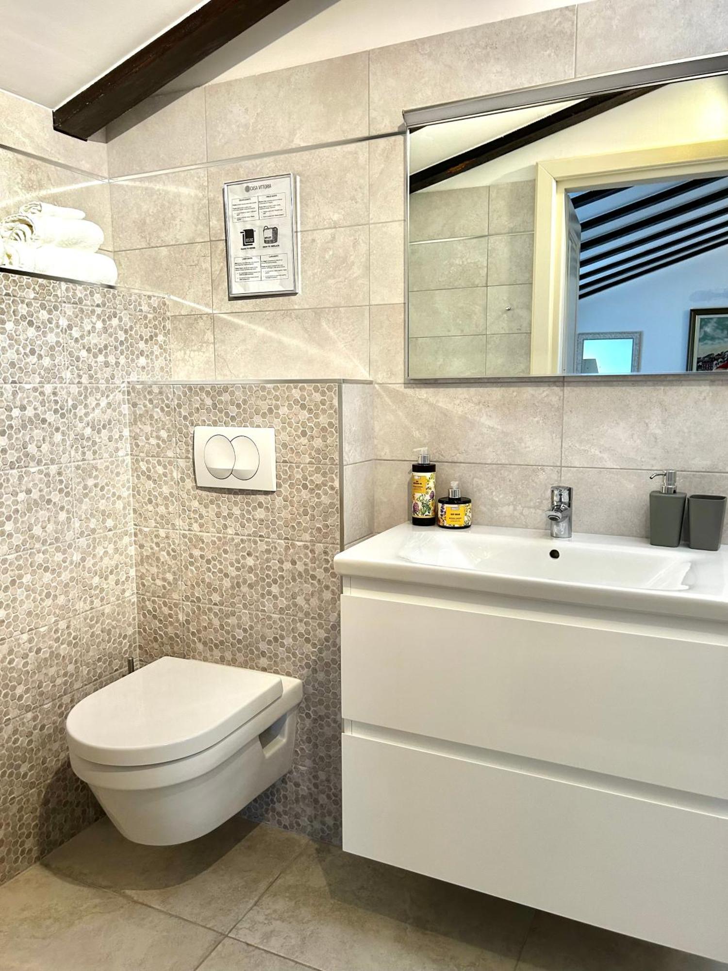 Guesthouse Casa Vittoria Ровин Екстериор снимка
