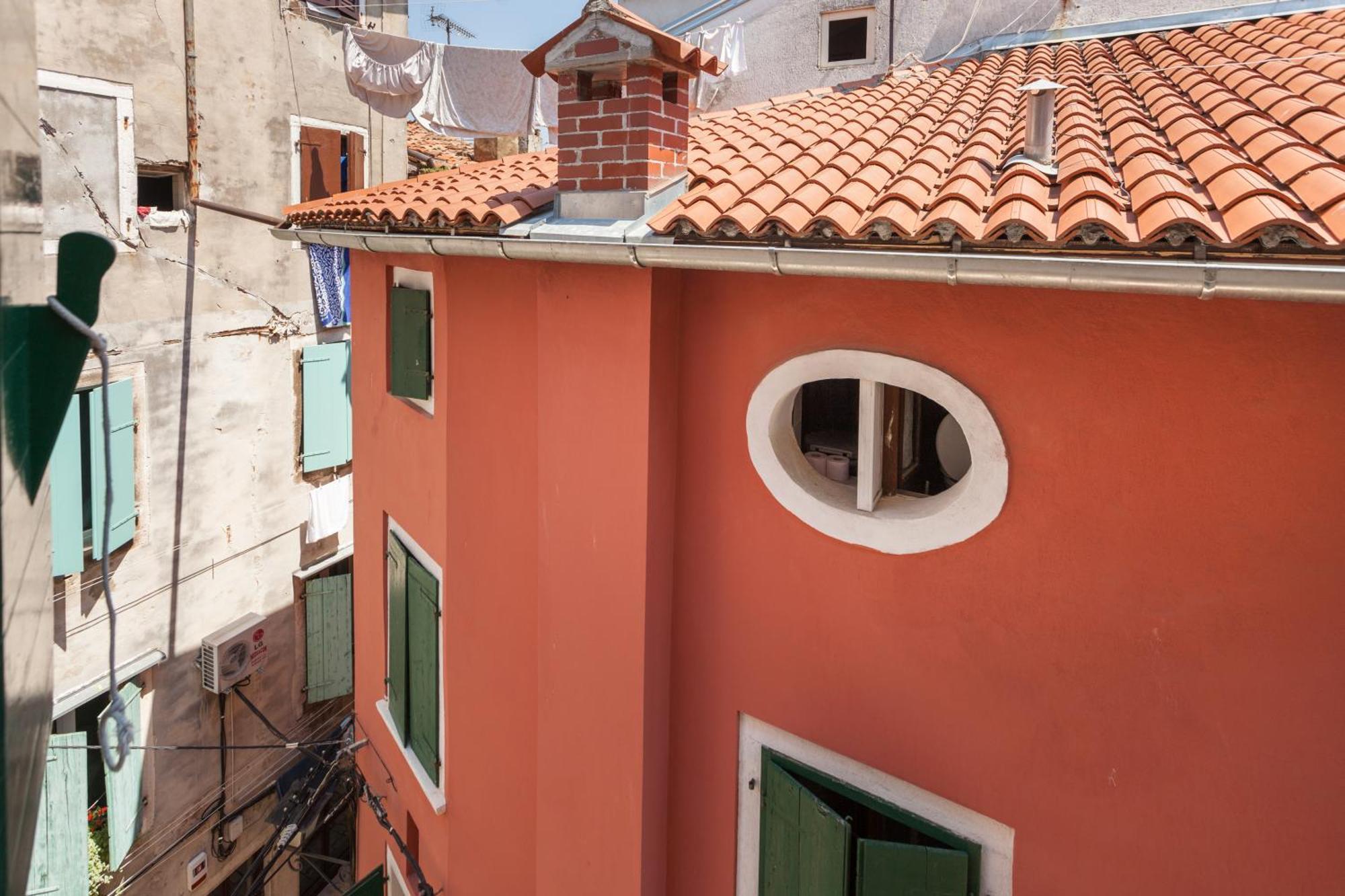 Guesthouse Casa Vittoria Ровин Екстериор снимка