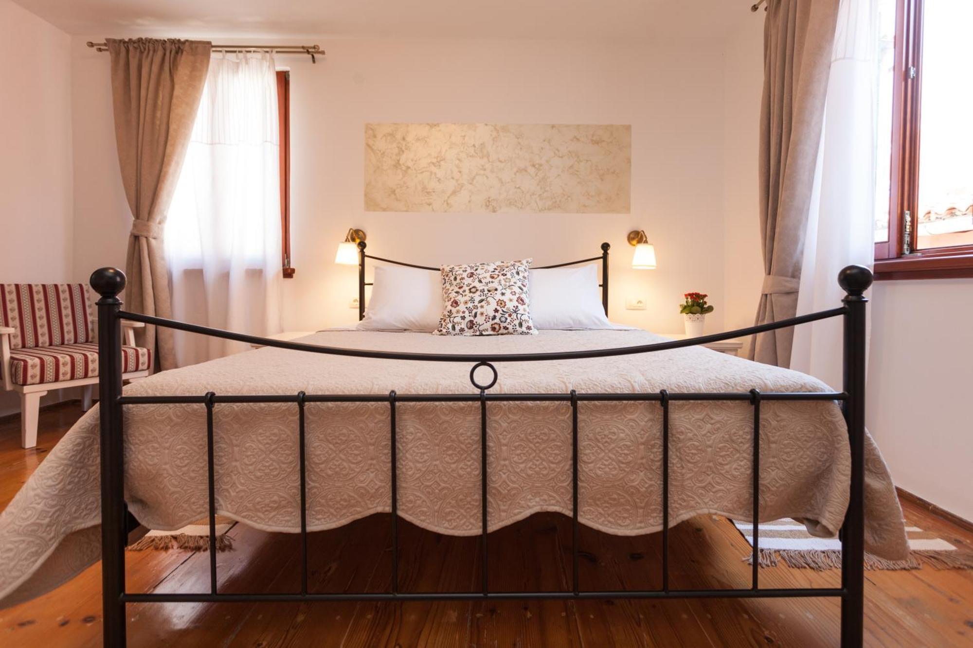 Guesthouse Casa Vittoria Ровин Екстериор снимка