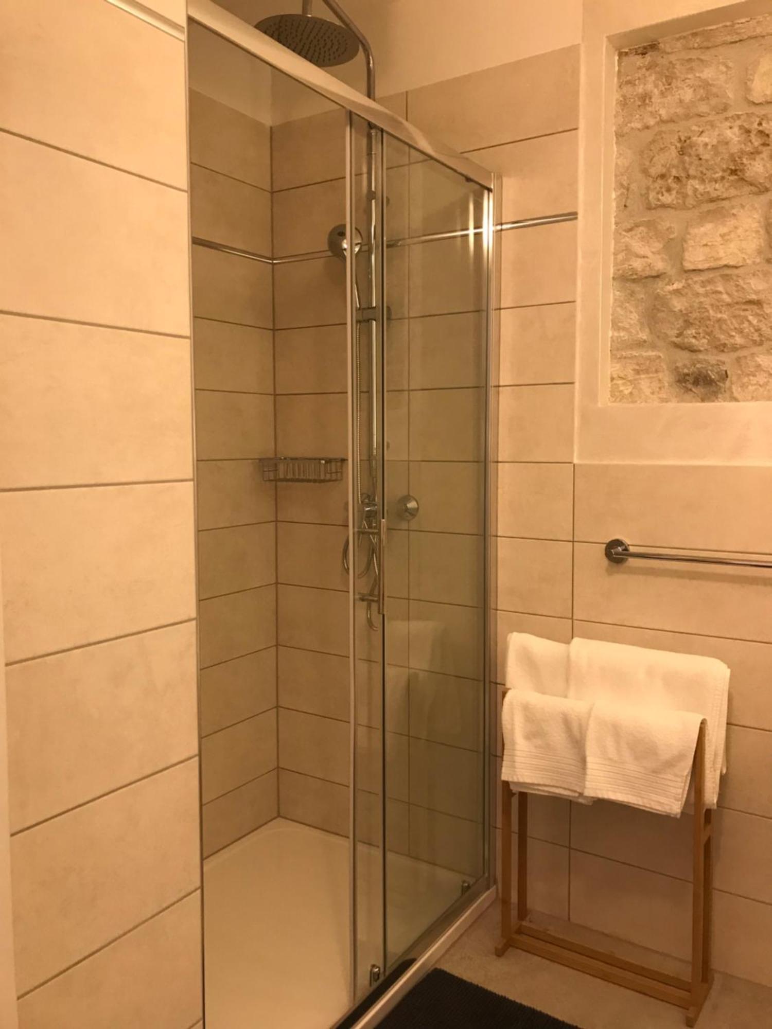 Guesthouse Casa Vittoria Ровин Екстериор снимка